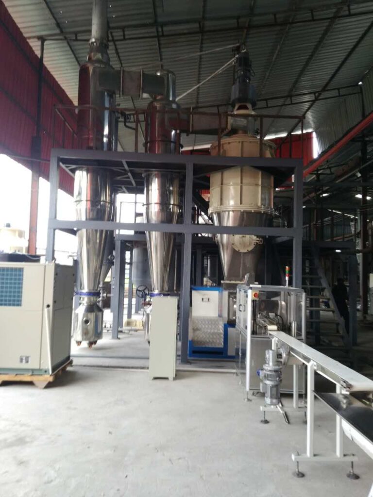 Vacuum dryer